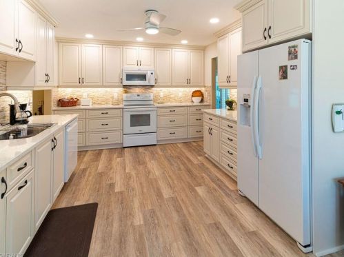 2309 Kings Lk Blvd, Naples FL  34112-5306 exterior