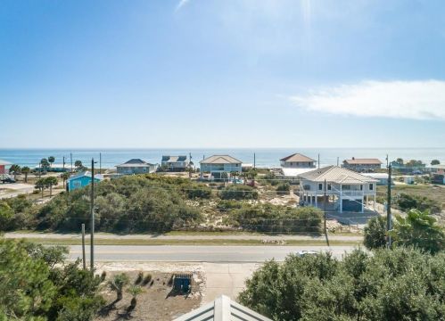 709 Gulf Beach Dr, Saint George Island FL  32328-2914 exterior