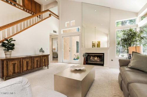 232 Valero Cir, Calabasas CA  91377-5552 exterior