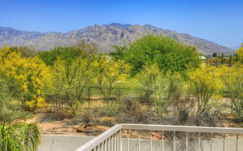 9528 Elan Ln, Tucson, AZ 85742-5136