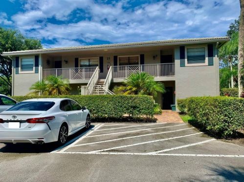25 Stratford Dr, Boynton Beach, FL 33436-6398
