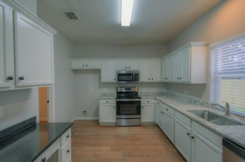 1109 Hillwood Dr, Fort Worth, TX 76179-3472