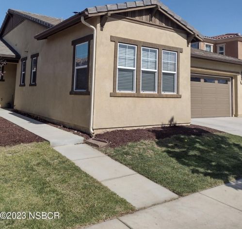 923 Elaine Ave, Santa Maria, CA 93458-3403