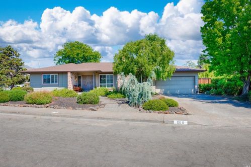 200 Mockingbird Cir, Santa Rosa, CA 95409-6218