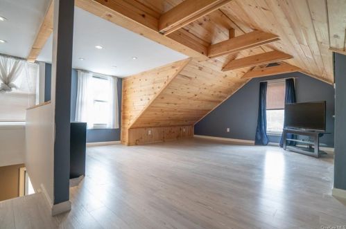 63 Entrance Way, Mahopac NY  10541-1328 exterior