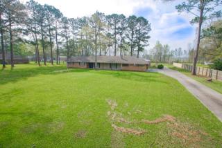 7858 Pettit Rd, Baker, LA 70714-6419