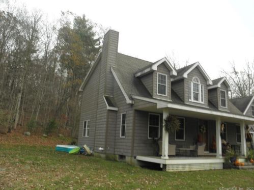 10 Zoldak Dr, North Windham, CT 06256-1247