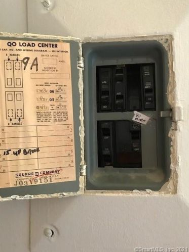 9 Thompson Rd, Manchester CT  06040-2666 exterior