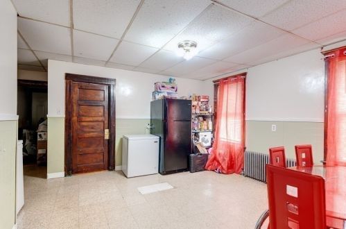 16 Harlow St, Worcester MA  01605-3321 exterior