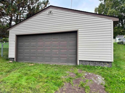 2726 15th St, Duluth, MN 55806-1126