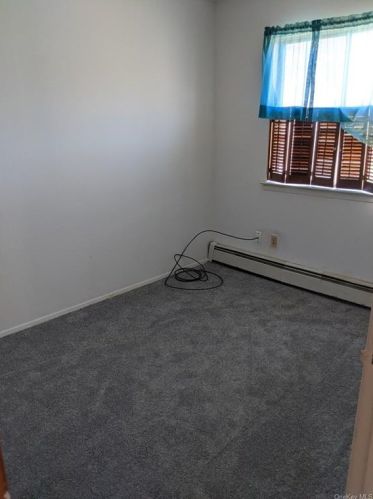 5 Capital Dr, Washingtonville NY  10992-1301 exterior