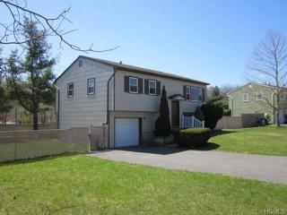 19 Oxford Ln, Harriman, NY 10926-3008