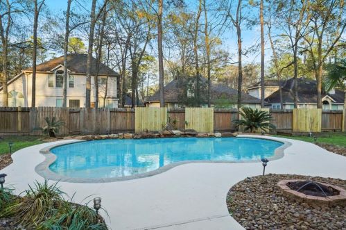 14 Capshaw Ct, Conroe TX  77385-3477 exterior