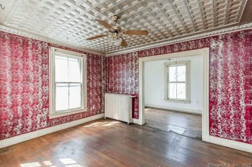 15 Wall St, Middletown CT 06457-4705 exterior