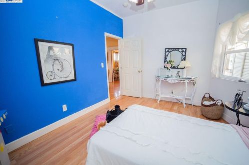 1610 14th St, Oakland CA  94607-1512 exterior
