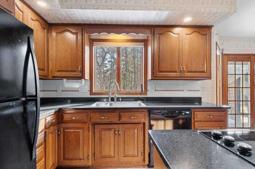 225 Traders Point Ln, Green Bay WI  54302-5236 exterior