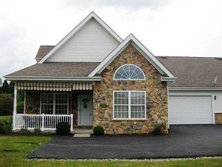 140 Canter Ln, Gibsonia, PA 15044-7810