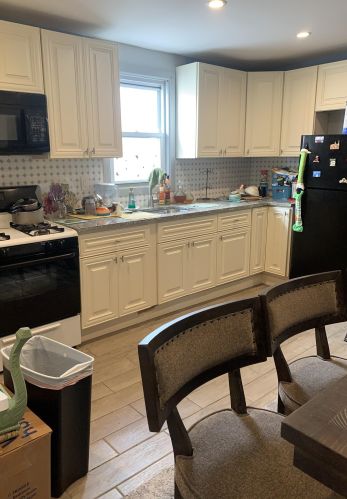 28 41st St, Bayonne, NJ 07002-4803