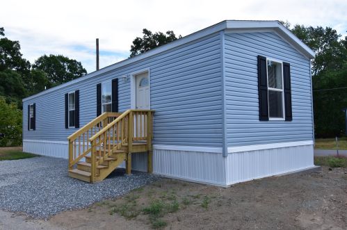 2 Friendship Dr, Salem NH  03079-3016 exterior