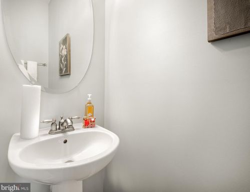 144 Colonial Dr, Charles Town WV  25414-4497 exterior