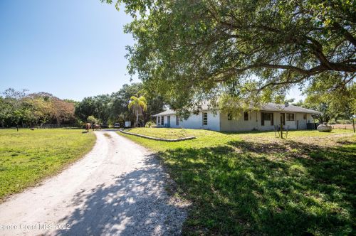 6465 Angle Rd, Fort Pierce, FL 34947-7314
