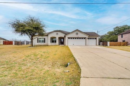 270 Calle Largo, Uhland, TX 78640-8780