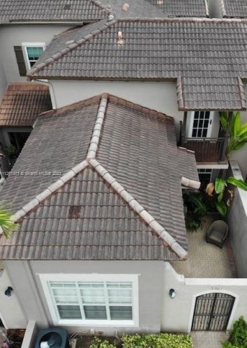 903 146th Ter, Hollywood, FL 33027-6137