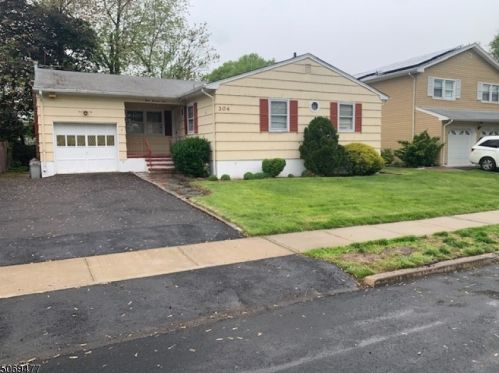 304 Floral St, Roselle, NJ 07203-1867