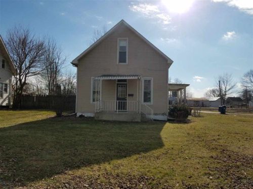 315 Walnut St, Argos, IN 46501-1259
