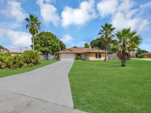 1437 30th Ter, Cape Coral, FL 33904-3940