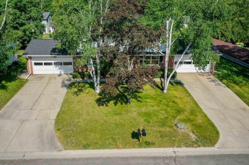 414 Pine Ter, Green Bay, WI 54303-2504