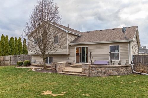 10641 Manor Dr, Dyer IN  46373-9119 exterior