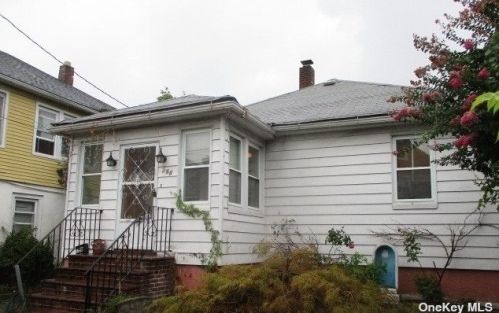 156 Mott Ave, Far Rockaway, NY 11096-2117