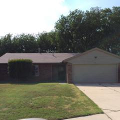 501 Ramblin Oaks Dr, Oklahoma City OK  73160-7853 exterior