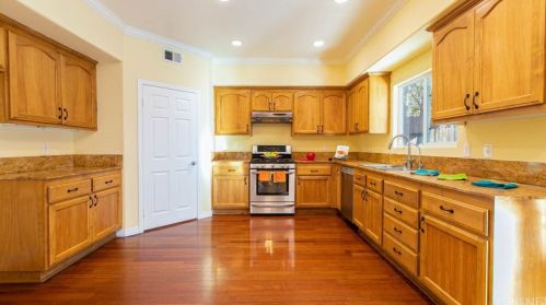 15728 Leadwell St, Van Nuys CA 91406-2537 exterior