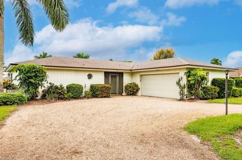 301 Forest Hills Blvd, Naples, FL 34113-7552