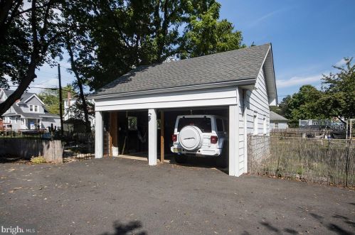 221 Kings Hwy, Camden NJ  08106-1616 exterior