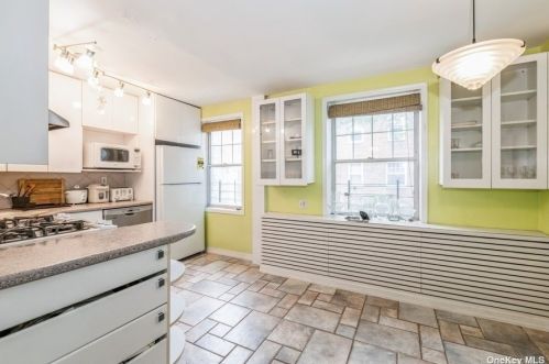144-49 Charter Rd, Jamaica, NY 11435