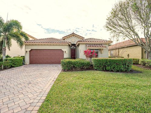 5695 55th St, Vero Beach, FL 32967-2456