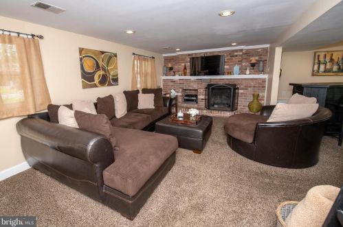 188 Windsor Ave, Southampton PA  18966-3334 exterior