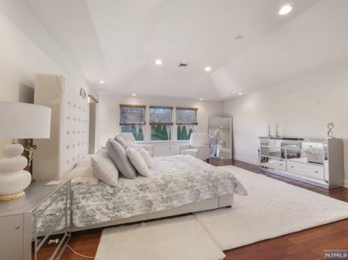 1994 Macopin Rd, West Milford NJ  07480-1932 exterior