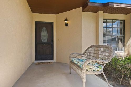 208 Villa Dr, Sanford, FL 32771-3678
