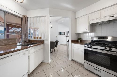 2002 Teak St, Perris CA  92570-2502 exterior
