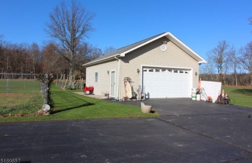 132 Allens Corner Rd, Flemington, NJ 08822-5618