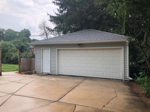 512 Downing Dr, Waukesha WI  53186-6424 exterior