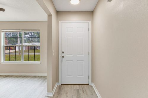 4213 Breezeway Cir, Milton, FL 32583-1800
