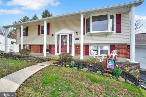 50 Covington Dr, Shrewsbury, PA 17361-1851
