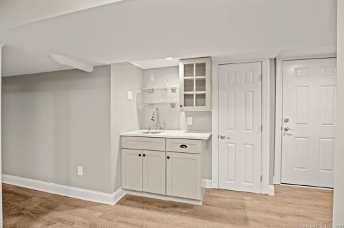 26 Bonheur Rd, Bridgeport CT  06611-3404 exterior