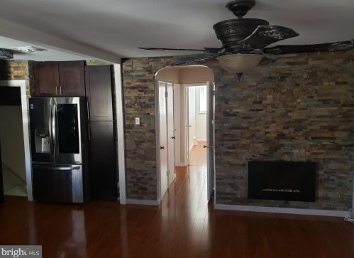 1112 Cayuga St, Philadelphia, PA 19124-3840