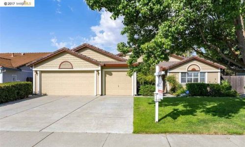3927 Creekside Way, Oakley, CA 94561-4220